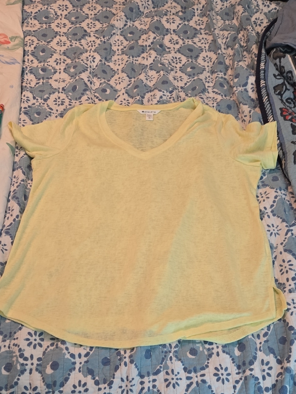Athleta Women's Linen Yellow V-Neck Short Sleeve Tee